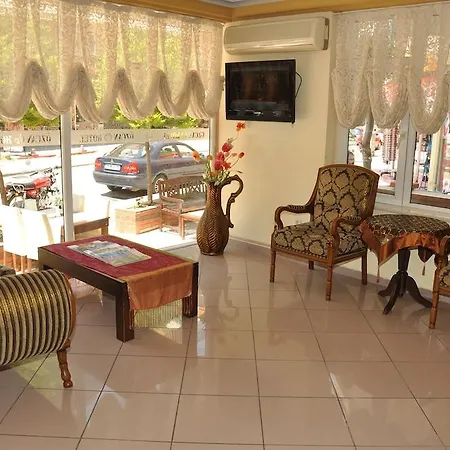 Miss Cleopatra Otel